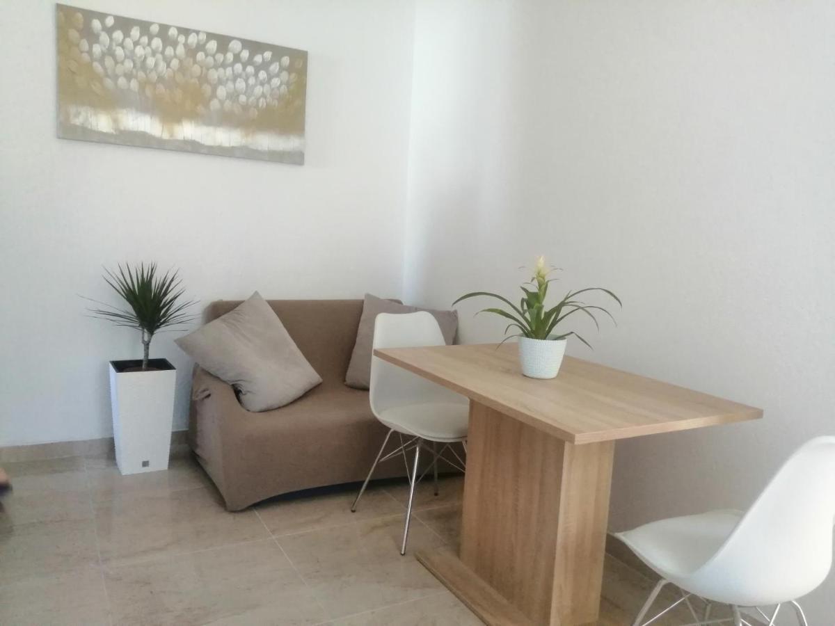 Seaview Holiday Apartments, Ventura Нин Экстерьер фото