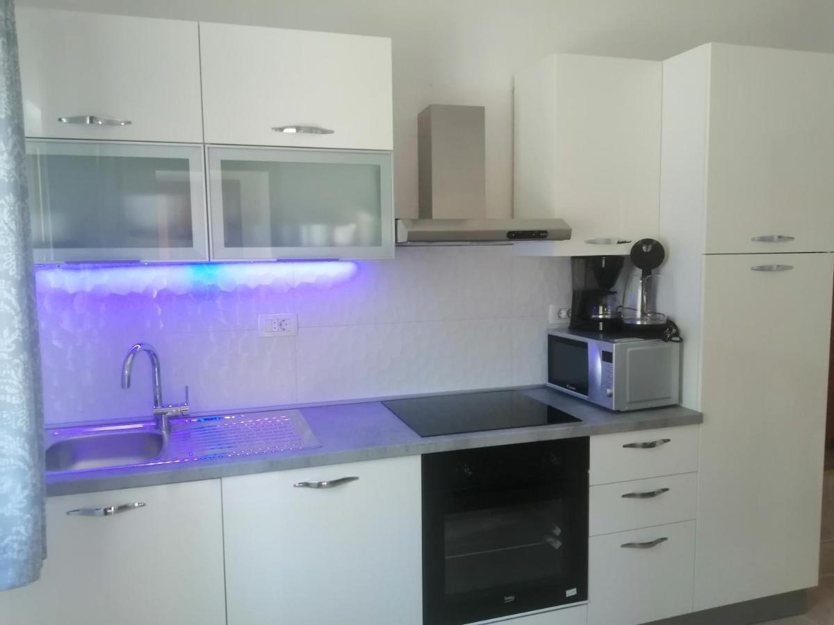 Seaview Holiday Apartments, Ventura Нин Экстерьер фото