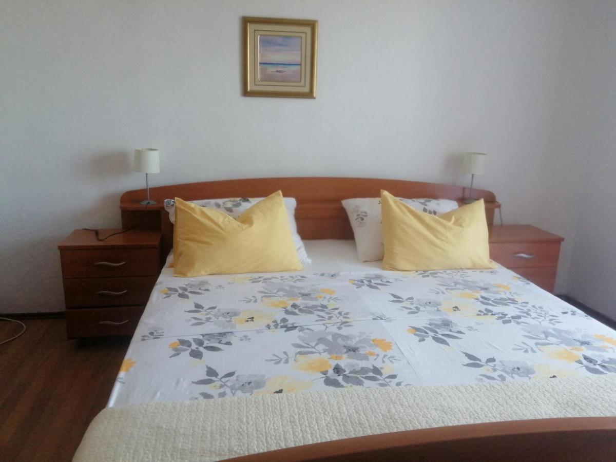 Seaview Holiday Apartments, Ventura Нин Экстерьер фото