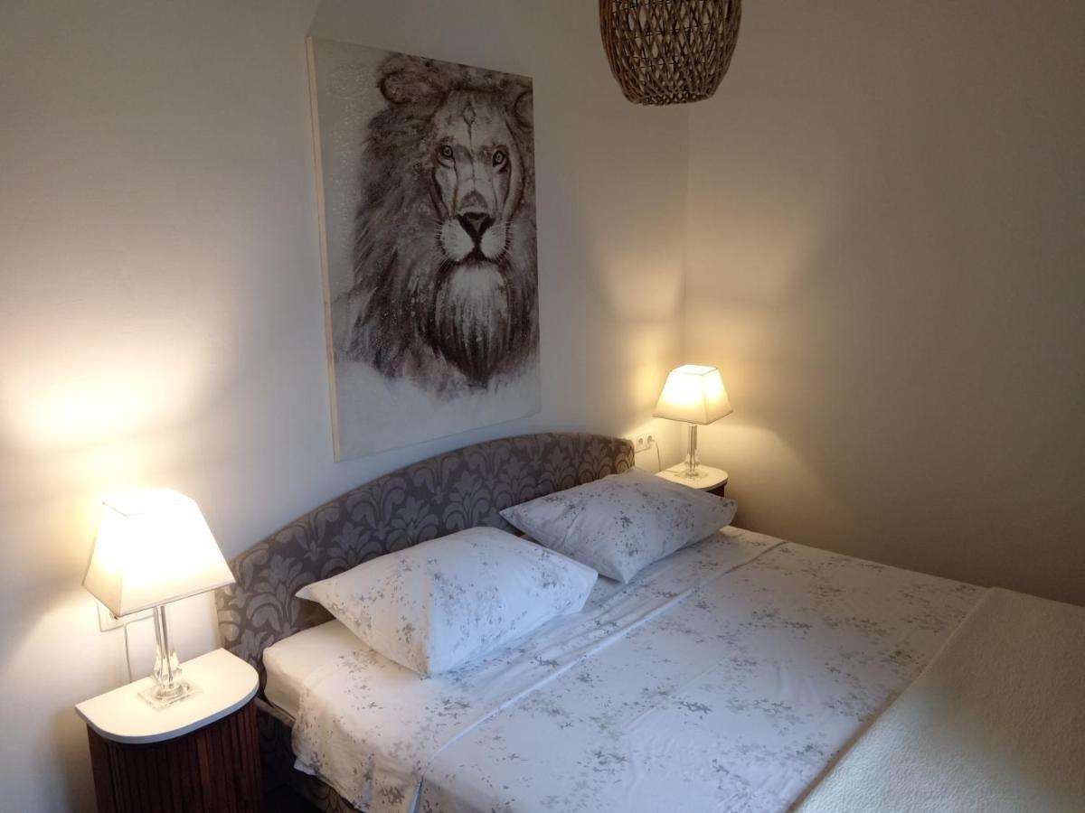 Seaview Holiday Apartments, Ventura Нин Экстерьер фото