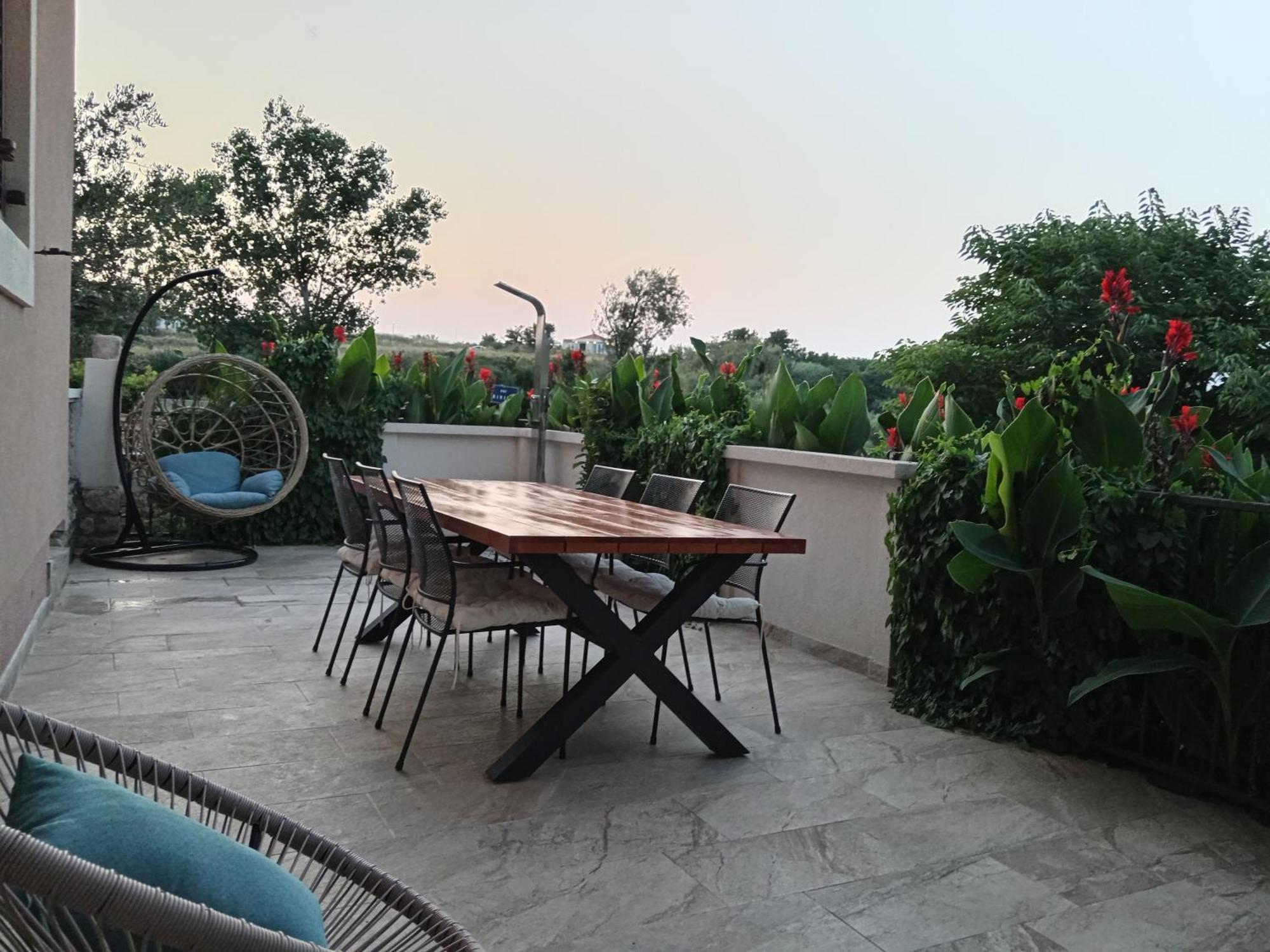 Seaview Holiday Apartments, Ventura Нин Экстерьер фото