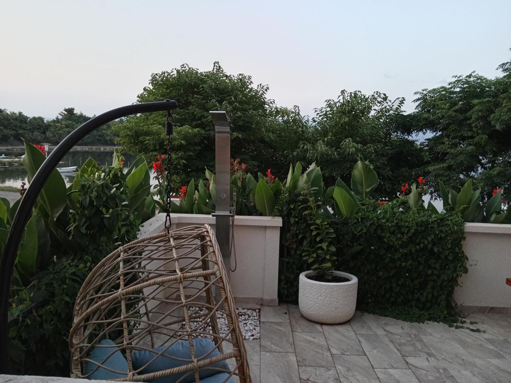 Seaview Holiday Apartments, Ventura Нин Экстерьер фото