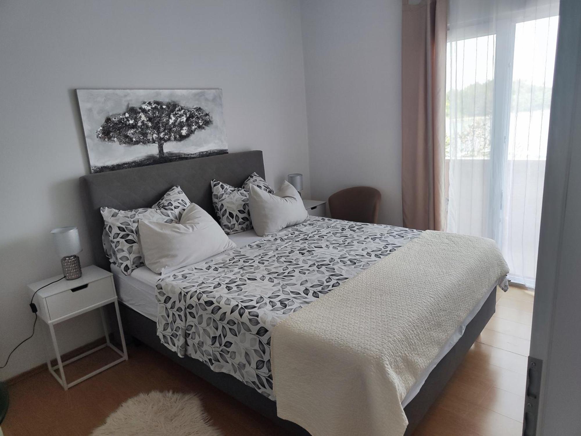 Seaview Holiday Apartments, Ventura Нин Номер фото