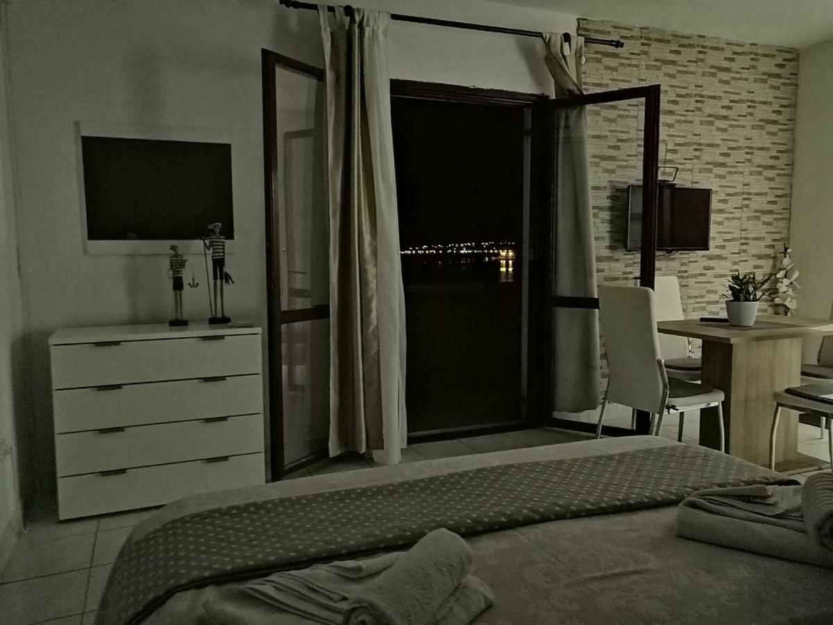 Seaview Holiday Apartments, Ventura Нин Экстерьер фото